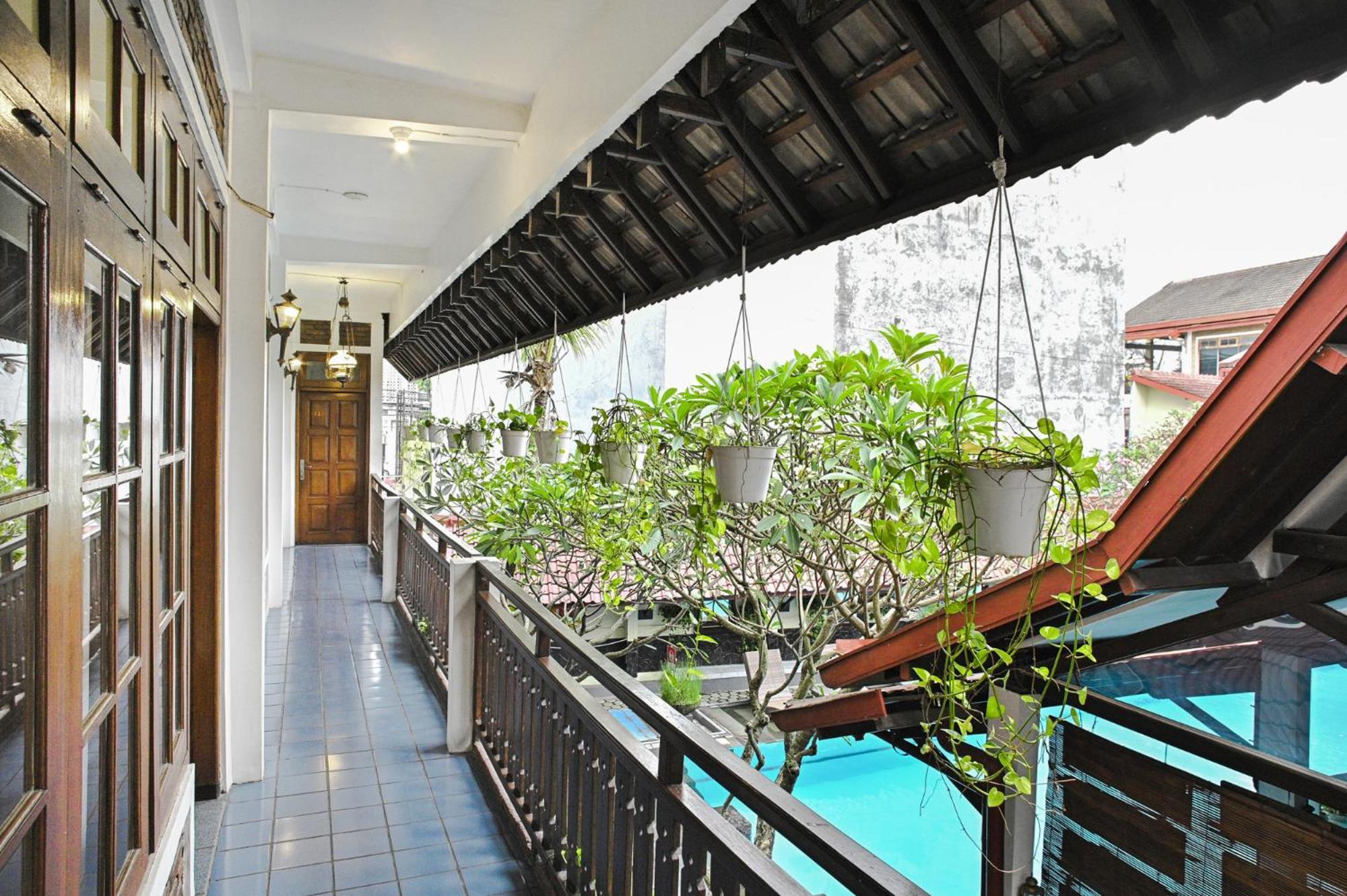 Paku Mas Hotel Maguwo Exterior photo