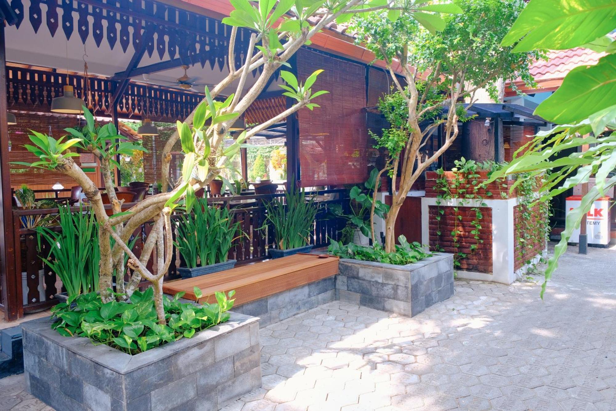 Paku Mas Hotel Maguwo Exterior photo